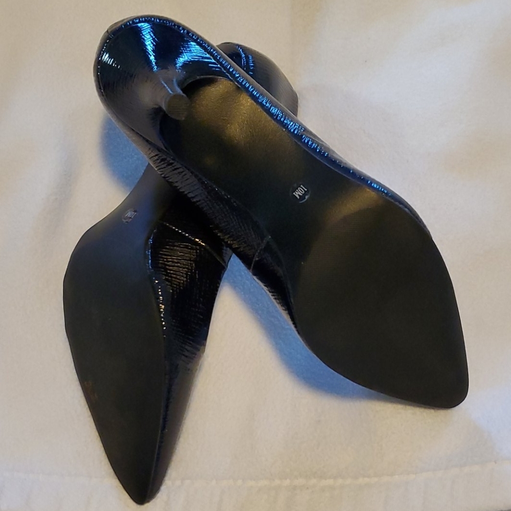 Shoes - Picture 3 of 4